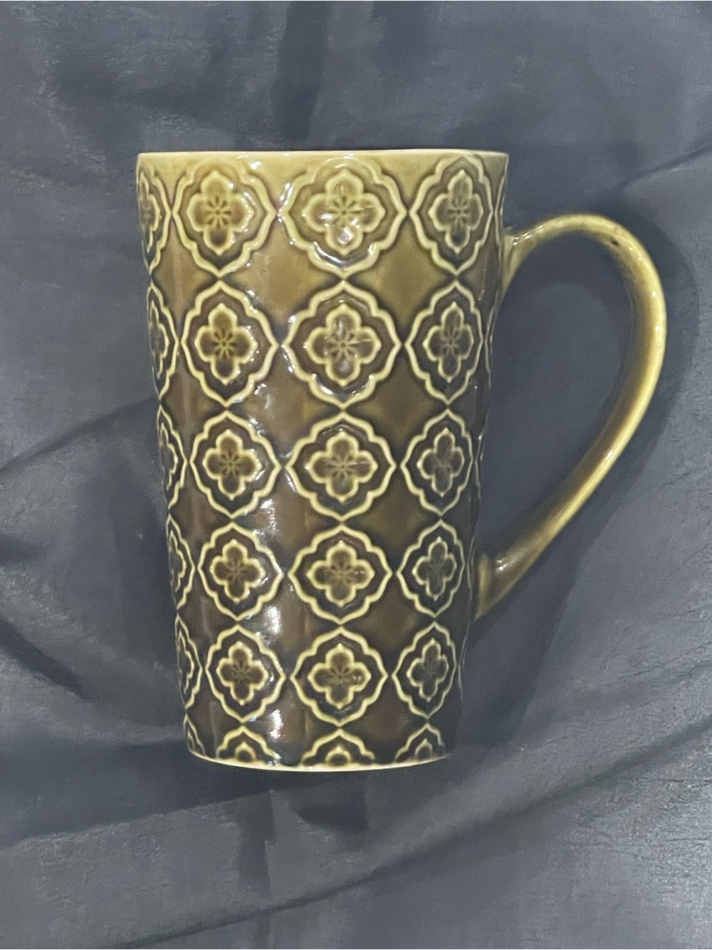 Embossed Pattern Ceramic Mug in Olive Green